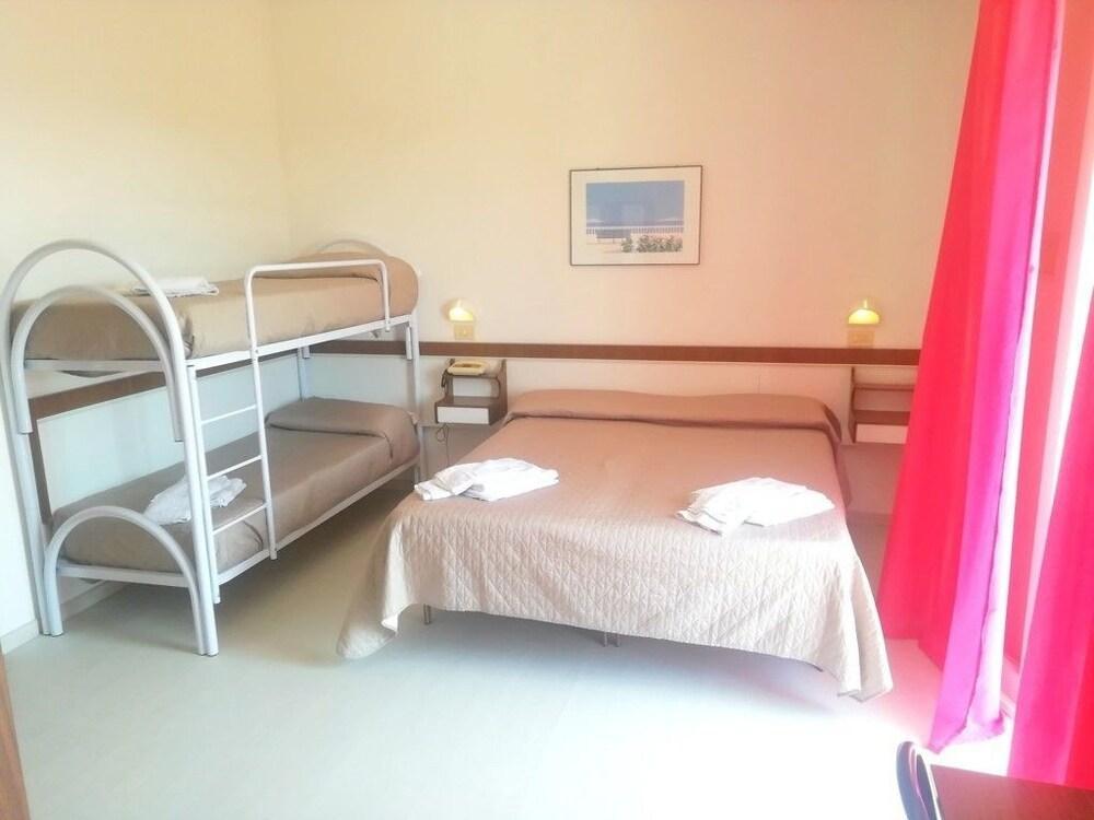 Rita Hotel 3*